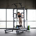 SMP01 STOJAK MULTIFUNKCYJNY Z PLATFORMĄ DO PODNOSZENIA CIĘŻARÓW I HIP THRUST COMMERCIAL HMS