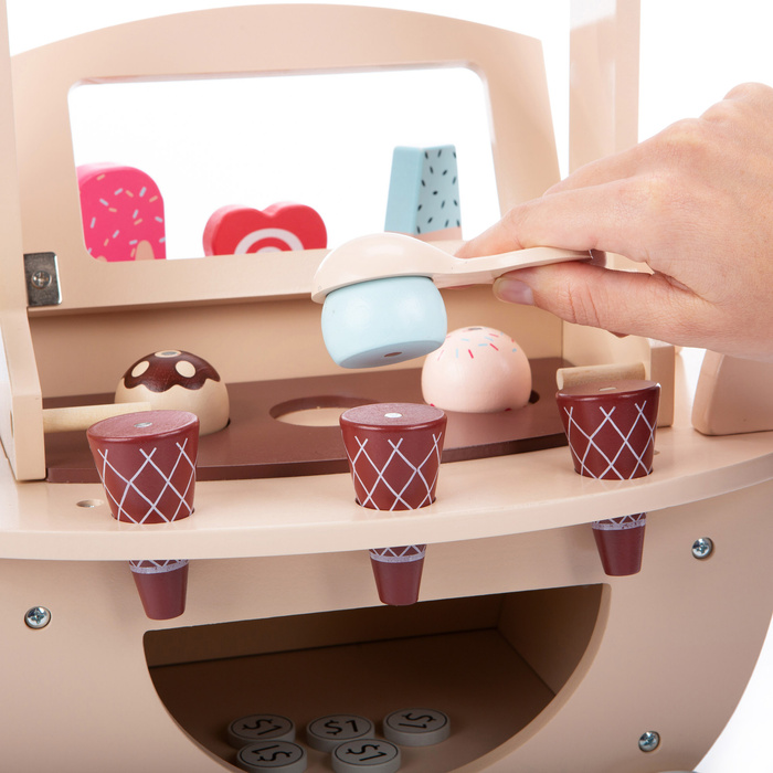 Drewniana lodziarnia na kółkach beżowy